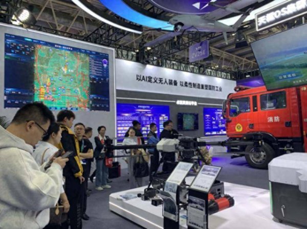 盛宝优配 全球首发 卓翼智能携天枢OS亮相国际消防展