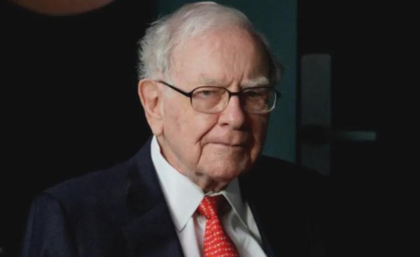 九龙配资 注意，巴菲特已经再次大量持有现金！